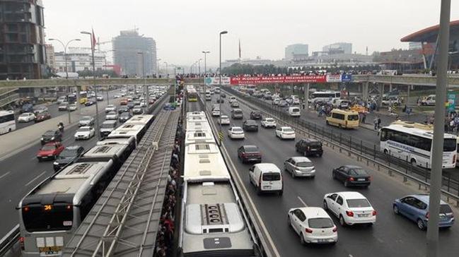 stanbul'da baz yollar trafie kapatlacak