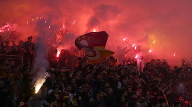 Galatasaray'a Florya'da cokulu karlama