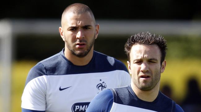 Mathieu Valbuena'nn 'grdmde elini skarm' dedii Karim Benzema: Kendi elini sk