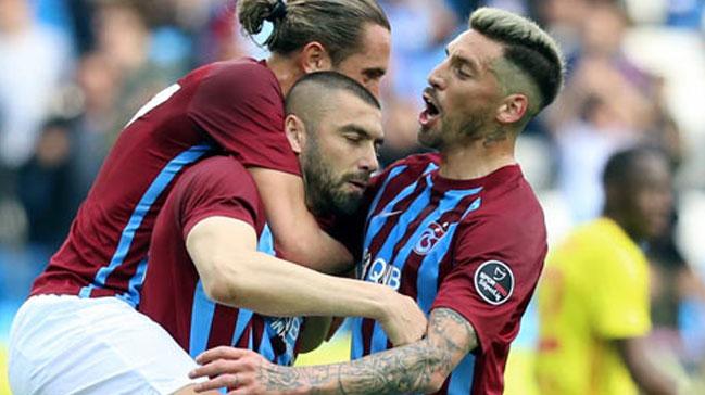 Trabzonspor'da Burak Ylmaz, Jose Sosa ve Yusuf Yazc'nn takmdan ayrlaca iddia edildi