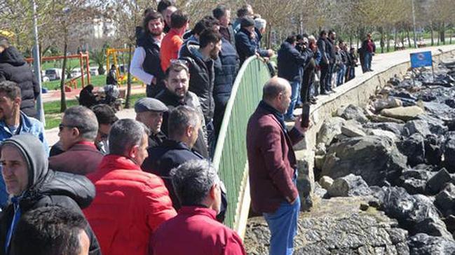 Pendik'te denizde erkek cesedi bulundu