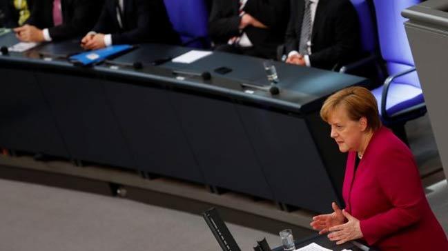 Merkel'den snrlar zorlaya szler: Afrin'de olan bitenler kabul edilemez