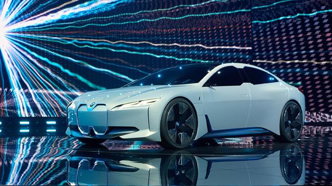 BMW elektrikli konseptler retecek