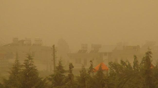 Girit Adasnda toz bulutundan etkilenen 30dan fazla kii hastaneye kaldrld