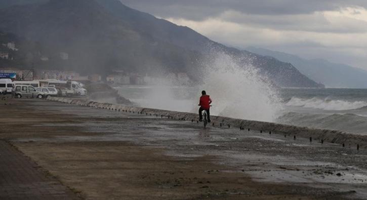 Trabzon'da hava muhalefeti dolaysyla baz uak seferleri iptal edildi
