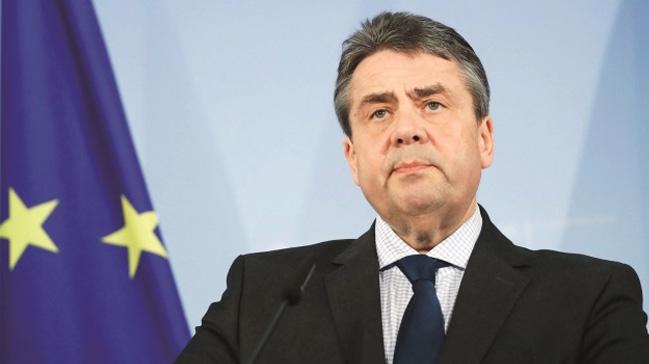 Sigmar Gabriel: Ankara snrlarn korumak adna Bat ile atmay gze ald