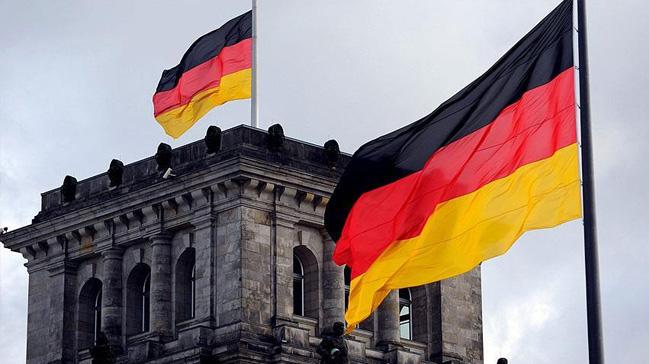 Almanya'dan Carles Puigdemont aklamas: Geri iade karar blgesel mahkemelerin elinde