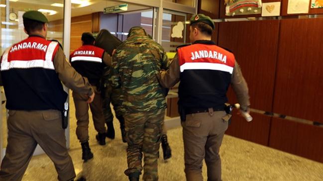 2 Yunan askerin tutukluluuna devam edilmesine karar verildi