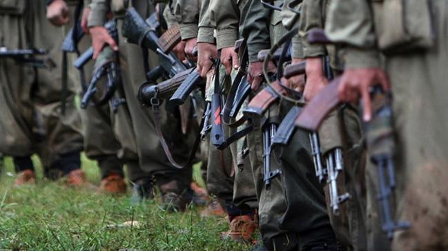 Saylar azalan PKK/PYD'li terristler yer altndan kamyor! 
