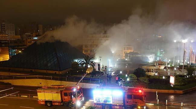 Bursa'da bir alveri merkezinde kan yangn iki maazada hasara yol at