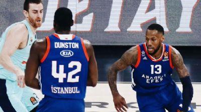 Anadolu Efes: 83 Barcelona Lassa: 107