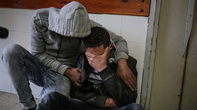 srail Gazze snrnda dzenledii top atlarnda tarlada alan bir Filistinli hayatn kaybetti