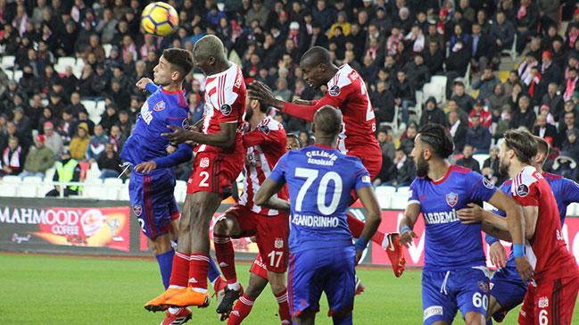 Sivasspor, Karabkspor'u yendi puann 41'e ykseltti