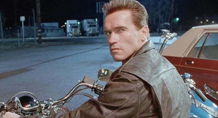 Arnold Schwarzenegger ameliyata alnd