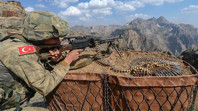 Tunceli'de atma: 3 PKK'l ldrld, 1 asker yaral