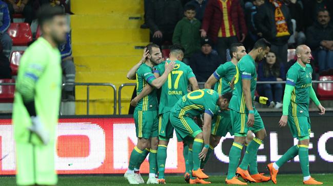 Fenerbahe deplasmanda Kayserispor'u 5-0 malup etti