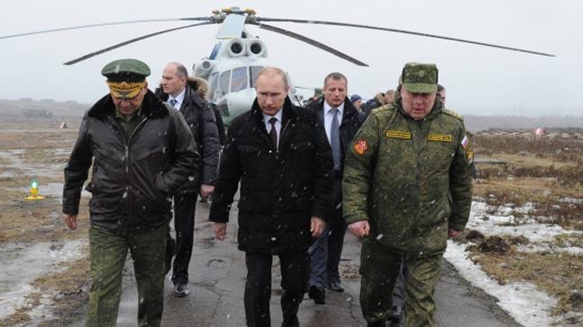 Putin, 11 general ve 1 albay grevden ald  