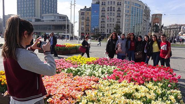 Taksim Meydan lalelerle sslendi