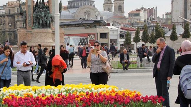 BB Taksim Meydan'n Lalelerle Ssledi 'imdi Lale Mevsimi'