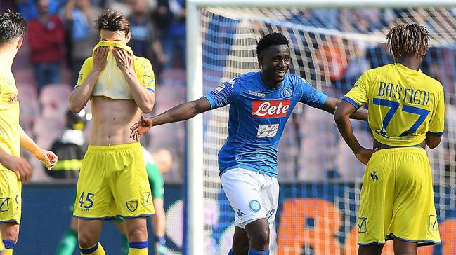 Napoli, Chievo'yu son dakikada att gollerle 2-1 malup etti