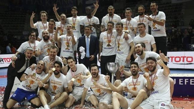 Voleybol Efeler Ligi'nde ampiyon Halkbank