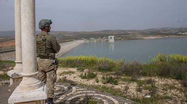 Terristlerden temizlenen Afrin'de hayatn normale dnmesine ynelik almalar devam ediyor