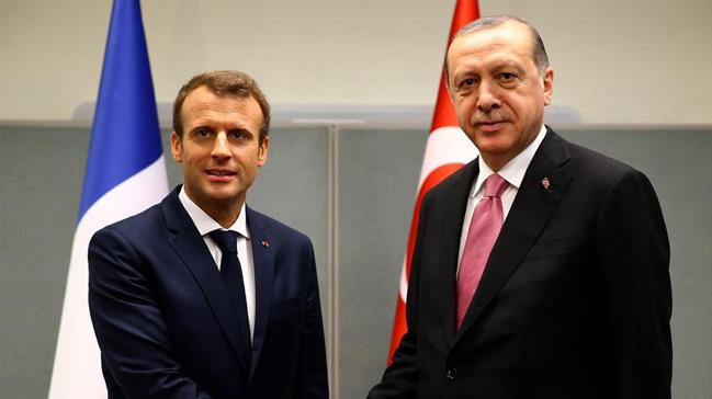 Cuhmurbakan Erdoan ile Macron telefonda grt