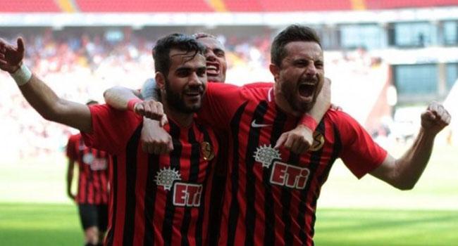 Ylmaz Vural, Eskiehirspor'da ilk galibiyetine ulat