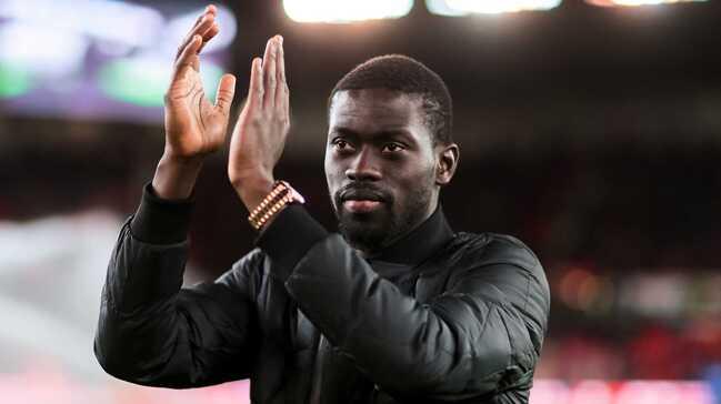 Badou Ndiaye, Baakehir ma ncesi yapt paylamla taraftarlardan alk ald