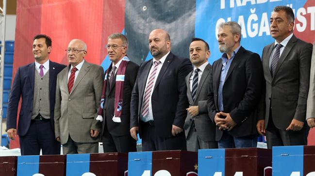 Trabzonspor'da greve gelen ynetim kurulu, grev dalmn yapt