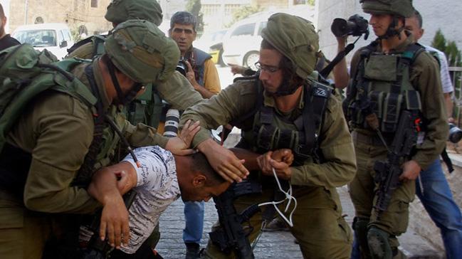 srail askerleri 8 Filistinliyi gzaltna ald