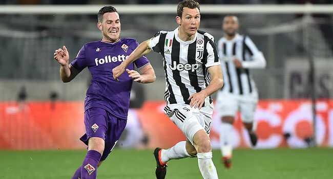 Gkhan Gnl'n yerine Lichtsteiner geliyor