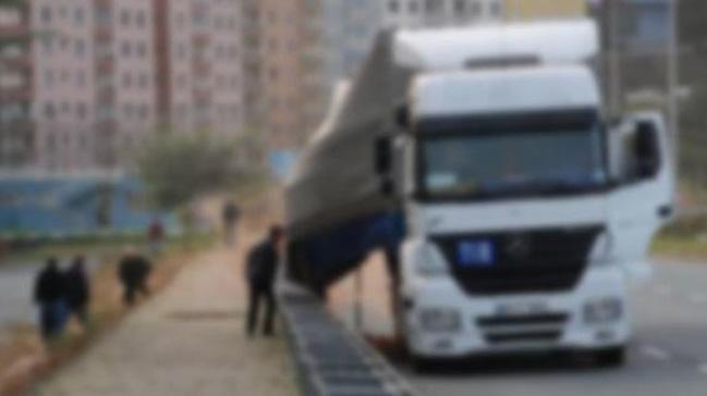 Ankara'da TIR 9 otomobile arpt: 4 yaral