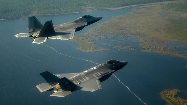 Lockheed Martin Japonya iin F-35 ile F-22 karm uak gelitirecek