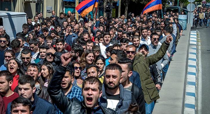 Ermenistan Devlet Bakan: lkedeki durum tehlikeli izgiye ulat
