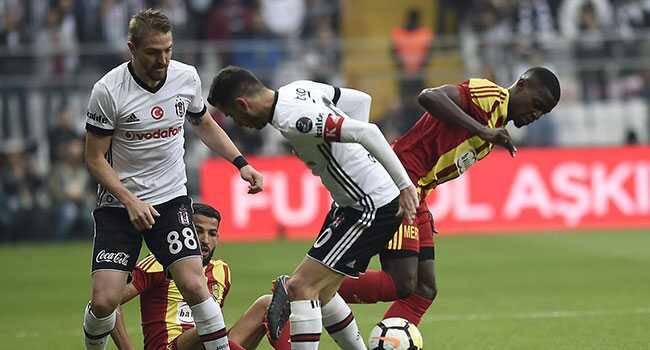 Caner Erkin, sakatl sebebiyle sezonu kapatt