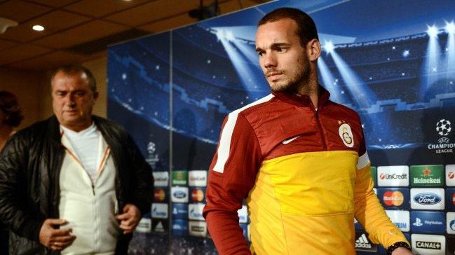 Galatasaray'da her ey tamam, tek eksik Sneijder