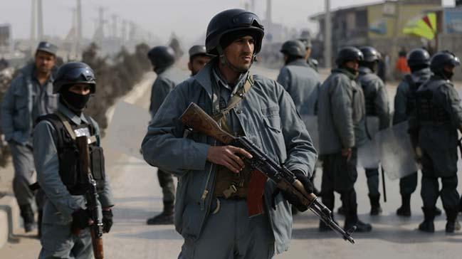 Afganistan'da polisle Taliban militanlar arasnda kan atmada 4 polis ld