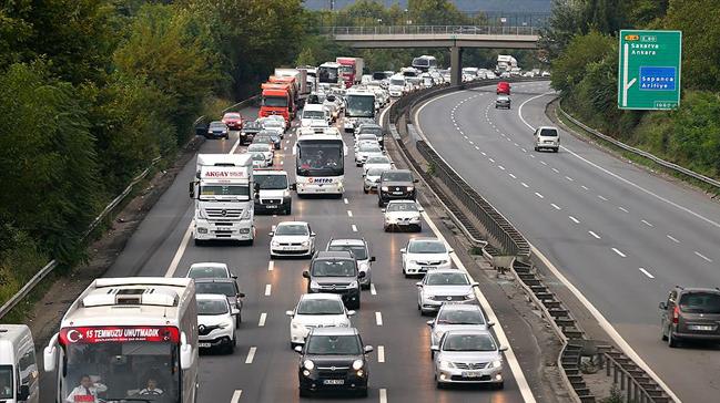 Trafikte emniyet kemeri takma ve hz drlmesi hayat kurtaryor