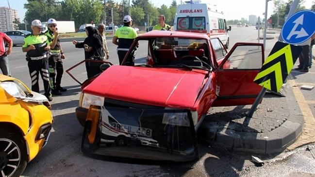 Kayseri'de ticari taksi ile otomobilin arpmas sonucu 5 kii yaraland