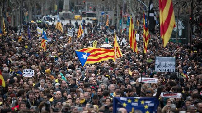 Katalonya'da zmszlk devam ediyor