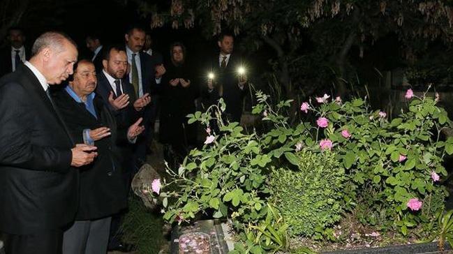 Cumhurbakan Erdoan'dan, Arvasi Hazretleri'nin kabrine ziyaret 