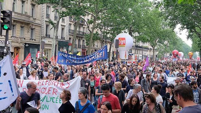 Fransa'da memurlar yeniden genel grevde