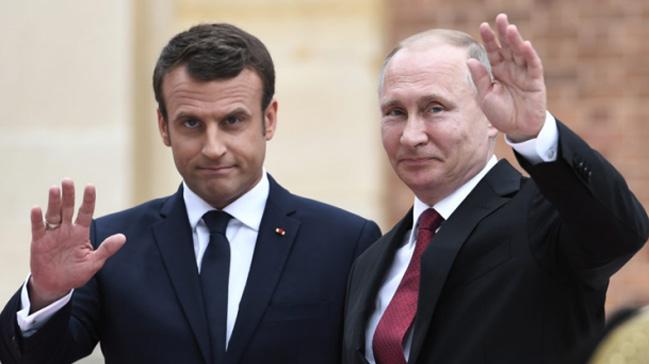 Putin ve Macron, St. Petersburg'ta bir araya geldi