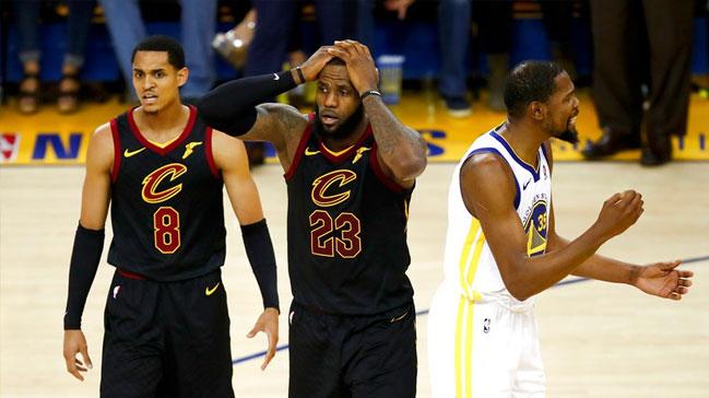 Golden State Warriors, Cleveland Cavaliers' 124-114 yenerek final serisinde 1-0 ne geti