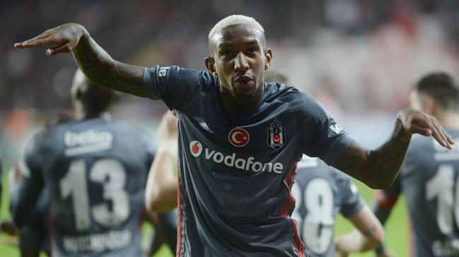 Talisca Liverpool'a