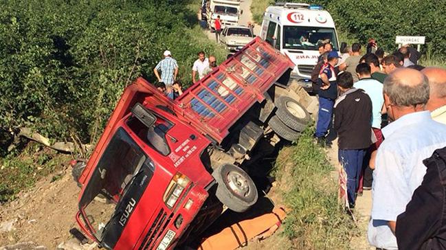 Samsun'da traktr ile kamyonet arpt: 2 l, 3 yaral  