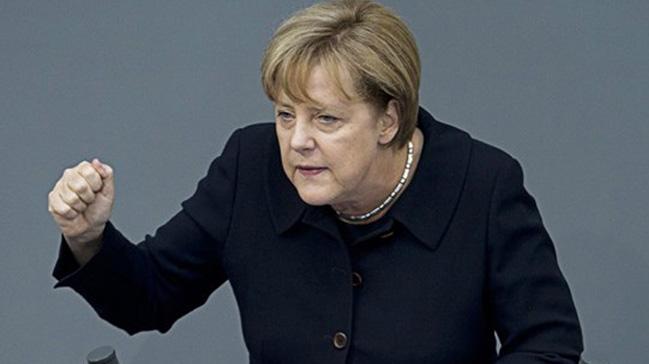 Merkel'den talya'ya 'borcunu de' basks