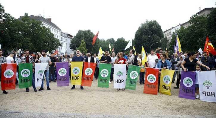 HDP Almanya'nn Berlin kentinde miting yapt