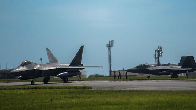 F-22'ler Pasifik'te F-35A'nn yerini ald